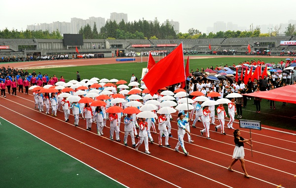 1479182300076.jpg 照片1 精心巧妙的入场式设计.jpg