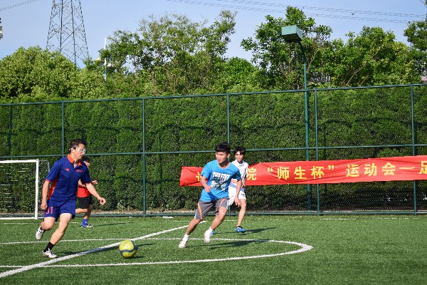 1496710293149.jpg 足球1.jpg